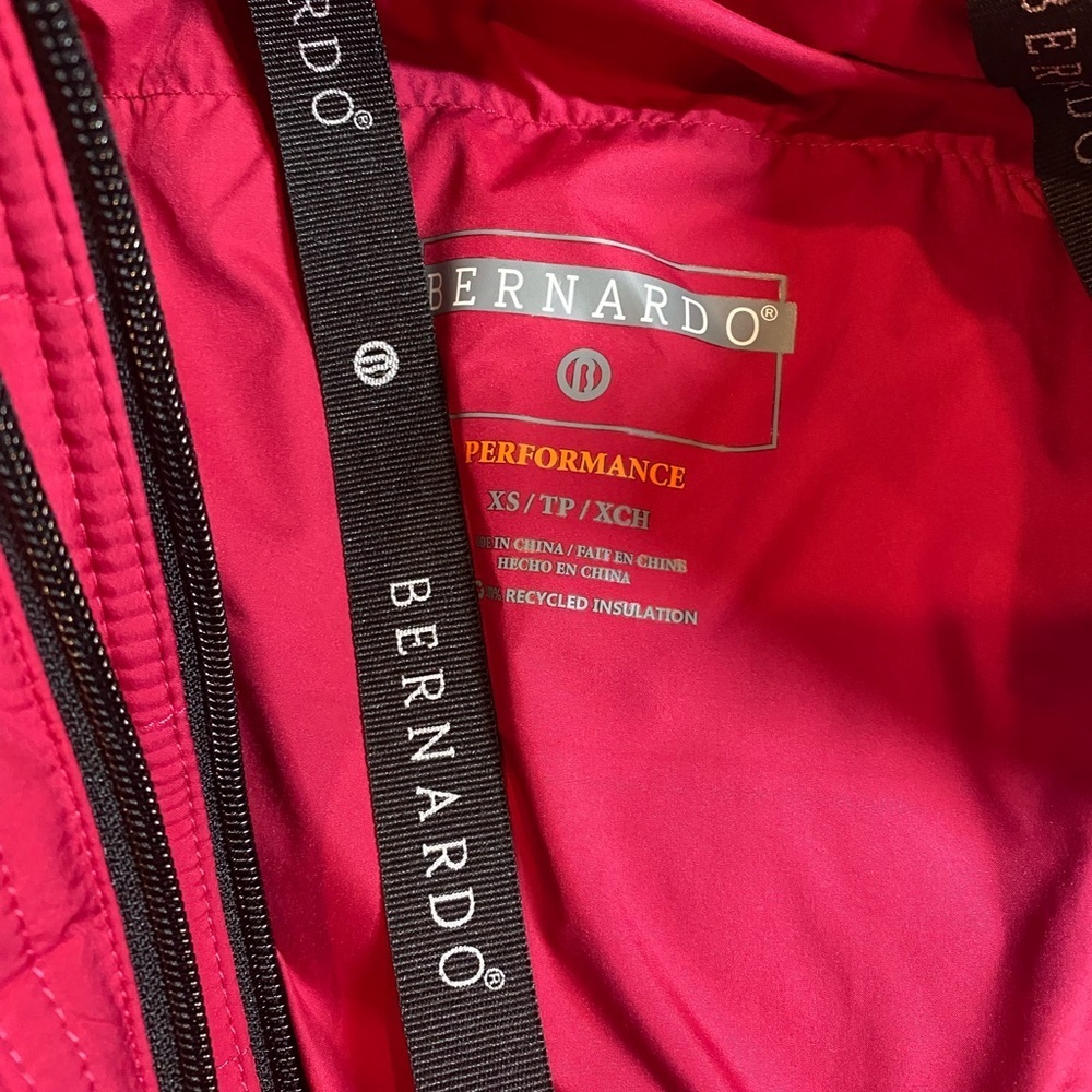 Bernardo Hooded Quilted Water Repellent Jacket - Picture 8 of 11